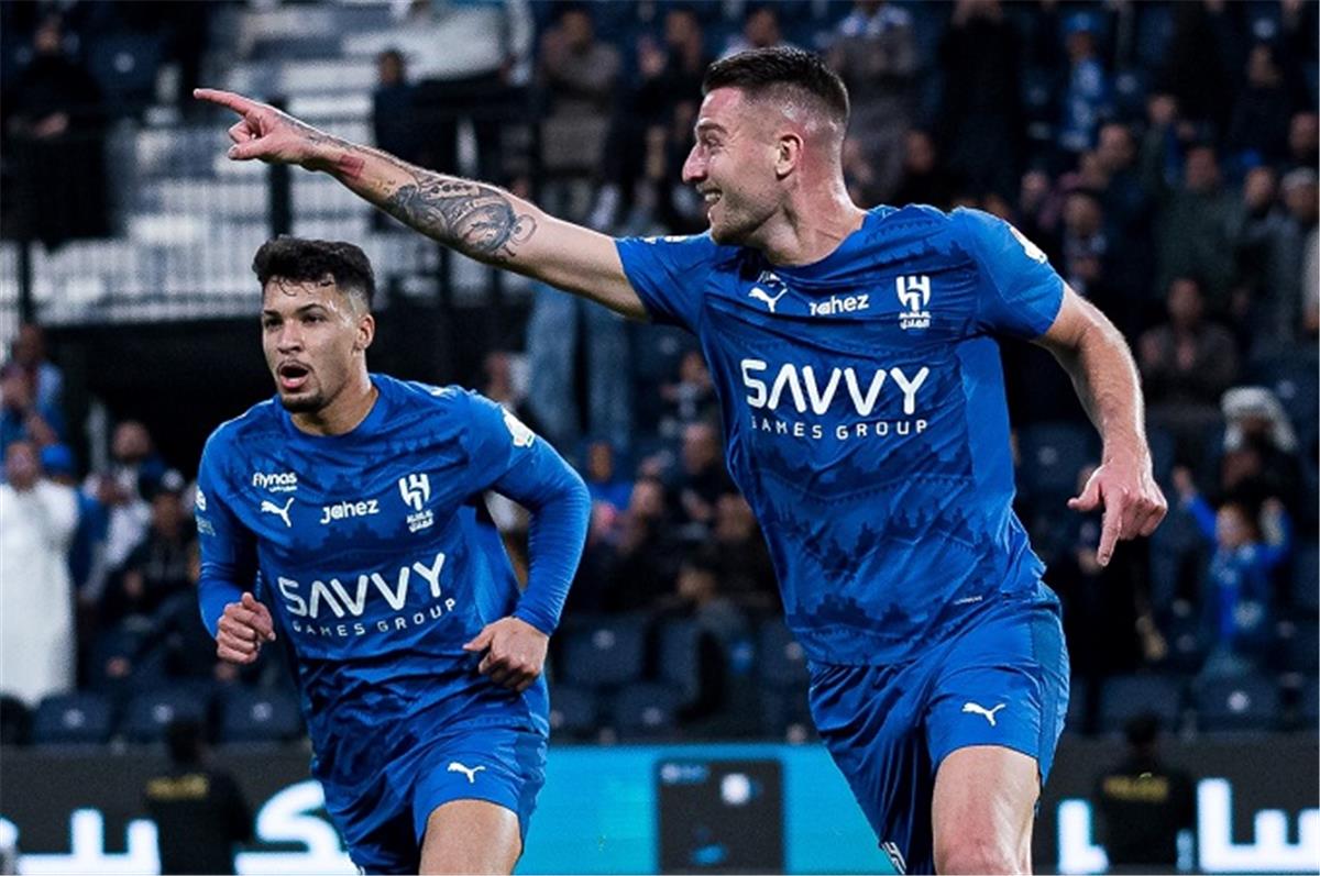 الهلال يكتسح الحزم بثلاثية نظيفة: الزعيم يعزز صدارته للدوري السعودي ويرسخ أقدامه نحو اللقب