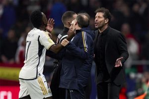 كواليس مثيرة: كشف الستار عن خلاف فينيسيوس وسيميوني في نصف نهائي السوبر الإسباني