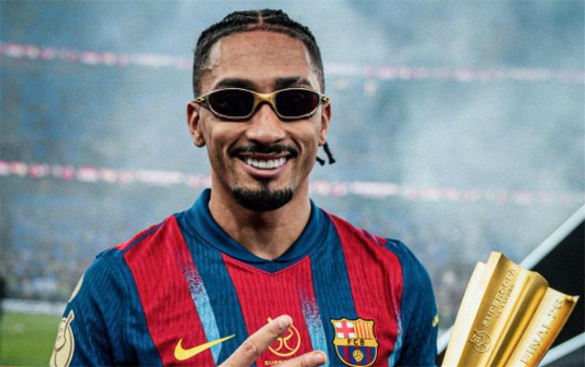 رافينها يكشف الستار: تصريحاته بعد الكلاسيكو عن النظارة وفينيسيوس تكشف سر تألقه!