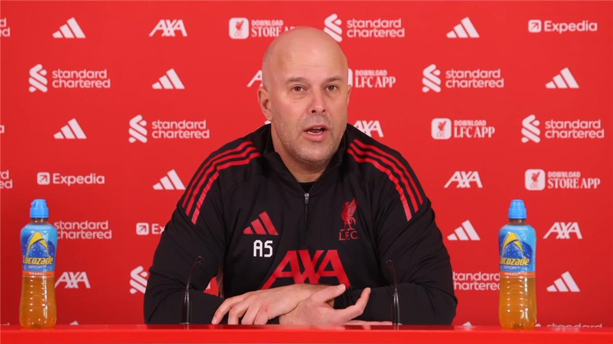 آرني سلوت يكشف عن مفاجآت وتحديات ليفربول قبل مواجهة بورنموث المرتقبة