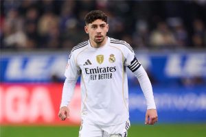 فالفيردي يبرز: كيف يعزز دور كورتوا المحوري في انتصارات ريال مدريد قبضته على صدارة الليجا؟