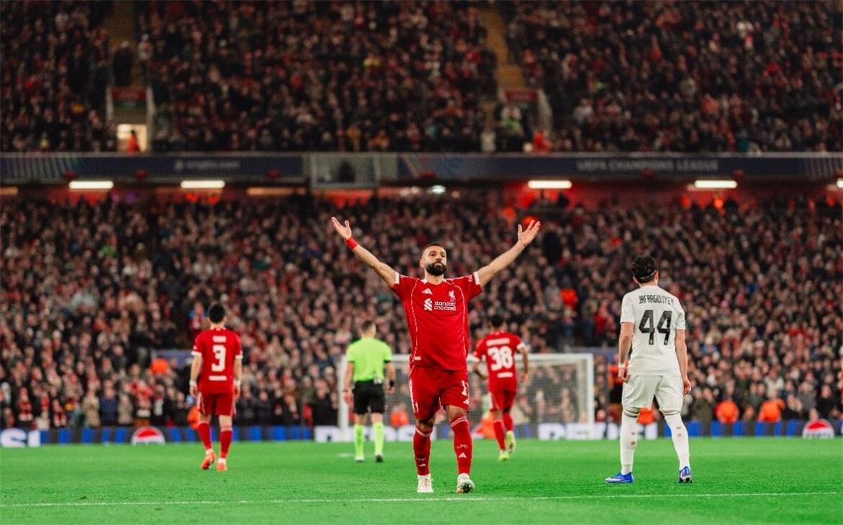 السيناريو المحتمل: كيف يفتح رحيل نجوم الاتحاد الباب لانتقال محمد صلاح للدوري السعودي؟