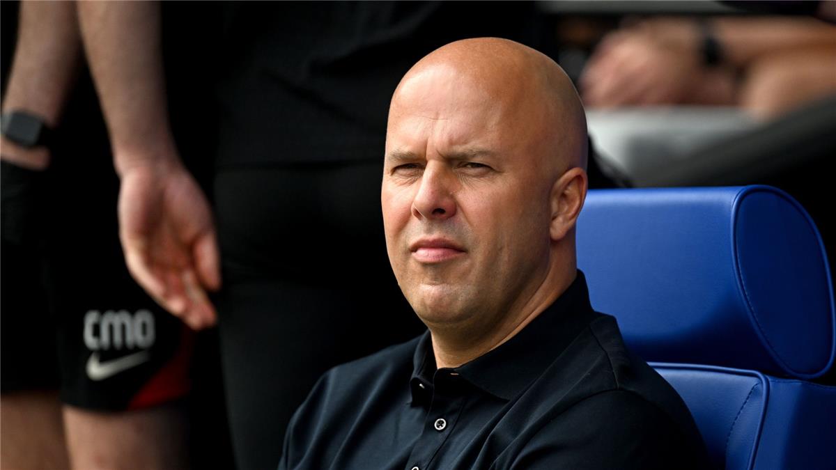 تحركات اللحظات الأخيرة: ليفربول يكثف جهوده لتعزيز الدفاع قبل إغلاق الميركاتو الشتوي بساعات