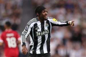 إيلانجا يتألق بمهارة استثنائية: تفاصيل هدف نيوكاسل الحاسم في مرمى مانشستر سيتي بكأس الرابطة