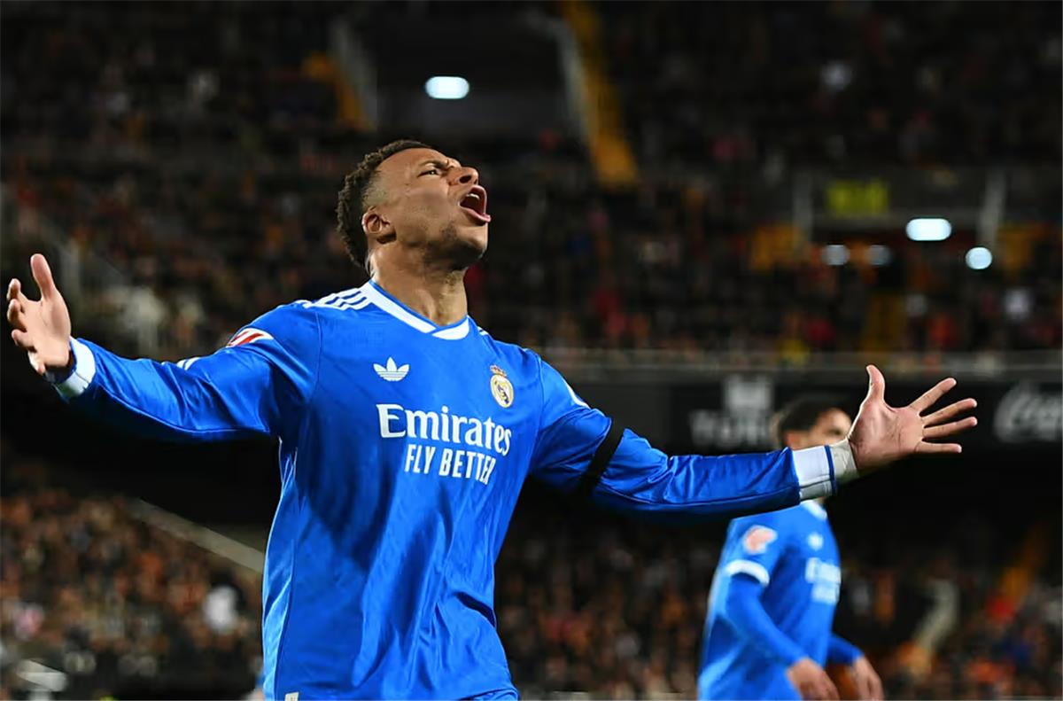 تحليل معمق لـ لحظة غضب مبابي من ماستانتونو: هل تؤثر على مستقبل ريال مدريد؟