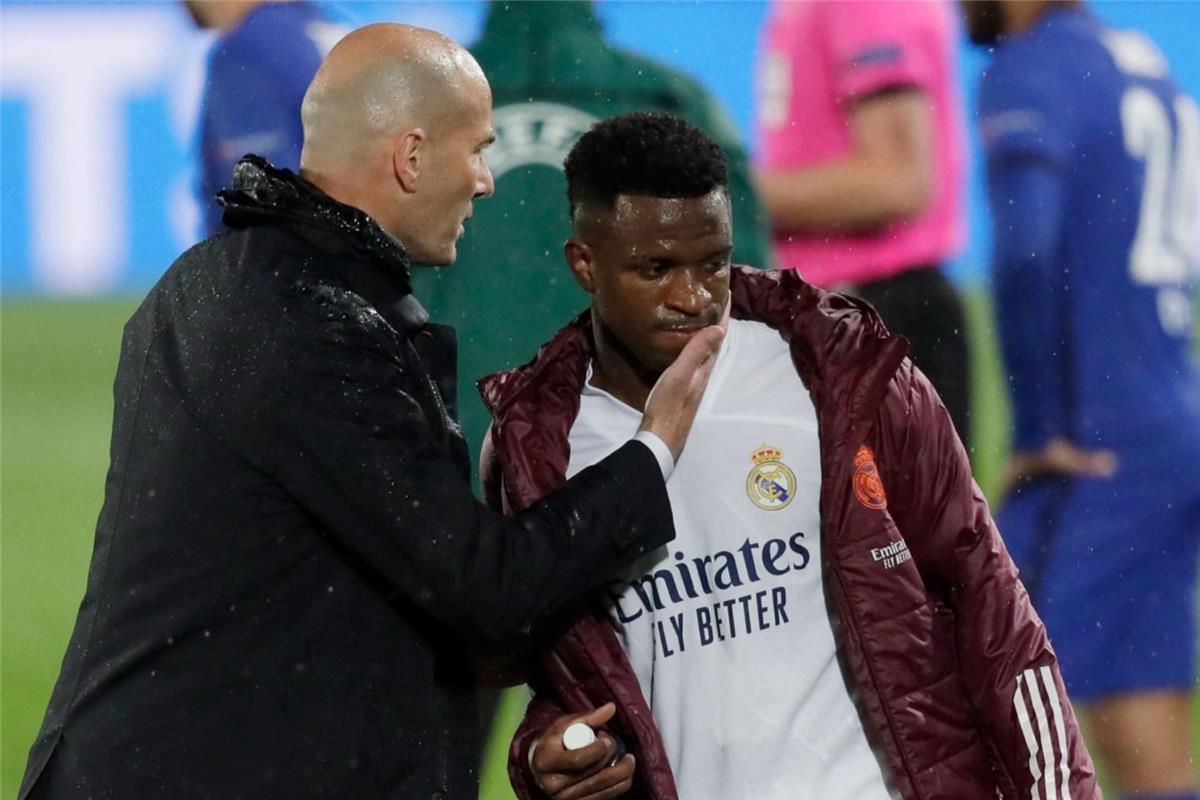 كيلور نافاس يفك شفرة تطور فينيسيوس جونيور المذهل ودور زيدان الخفي