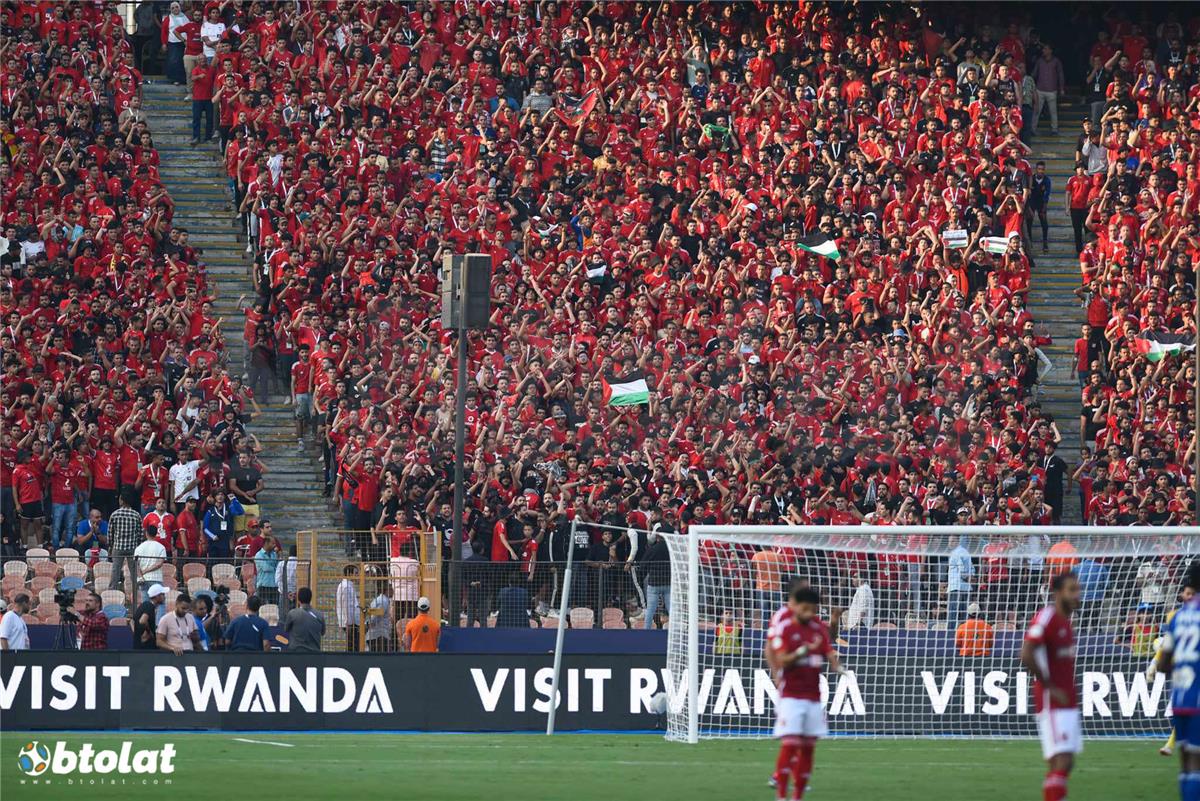 الأهلي يتمسك بحقه: احتجاج رسمي يزلزل الكاف ويطالب بحضور الجماهير في موقعة الترجي الإفريقية